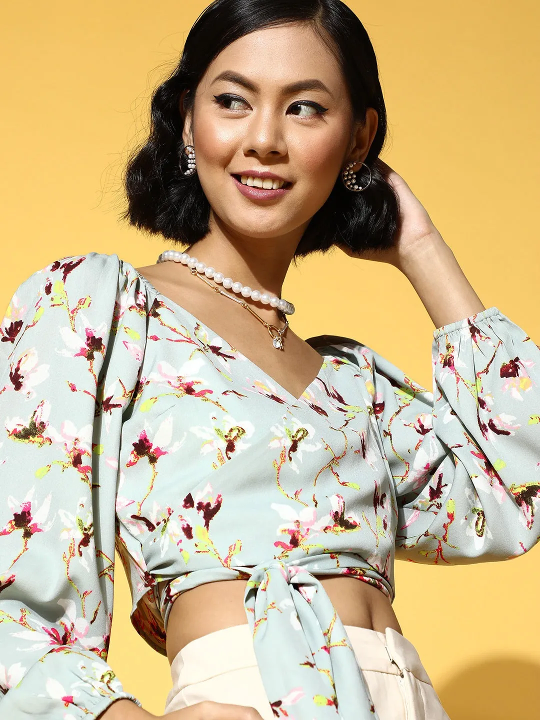 Berrylush Women Mint Green Floral Printed Puff Sleeves Fitted Crop Top