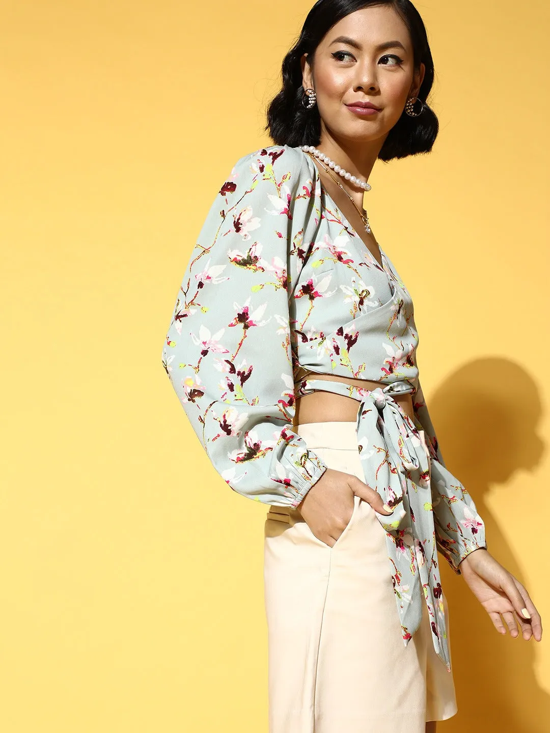 Berrylush Women Mint Green Floral Printed Puff Sleeves Fitted Crop Top