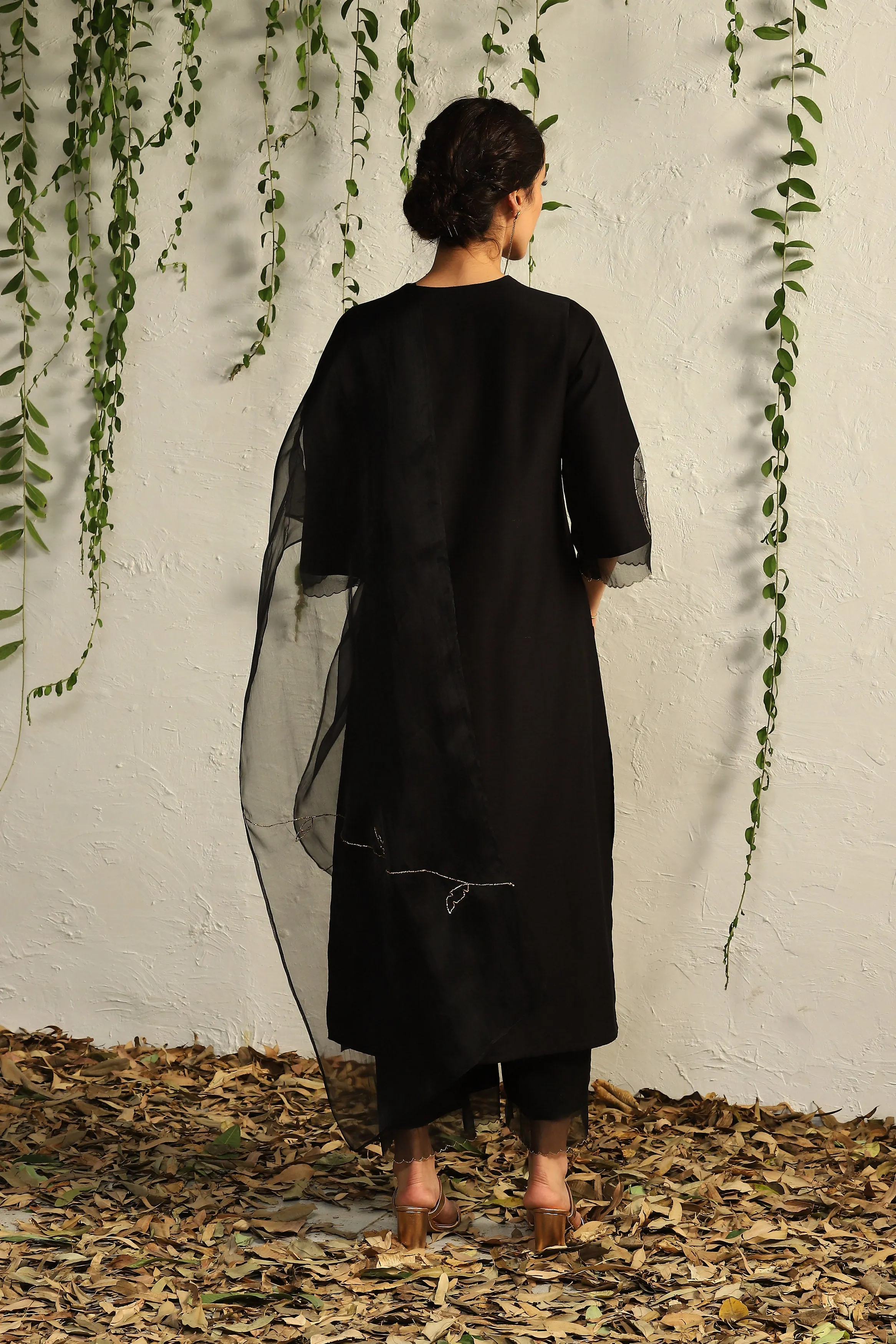 Black chanderi straight kurta set - Set of 3