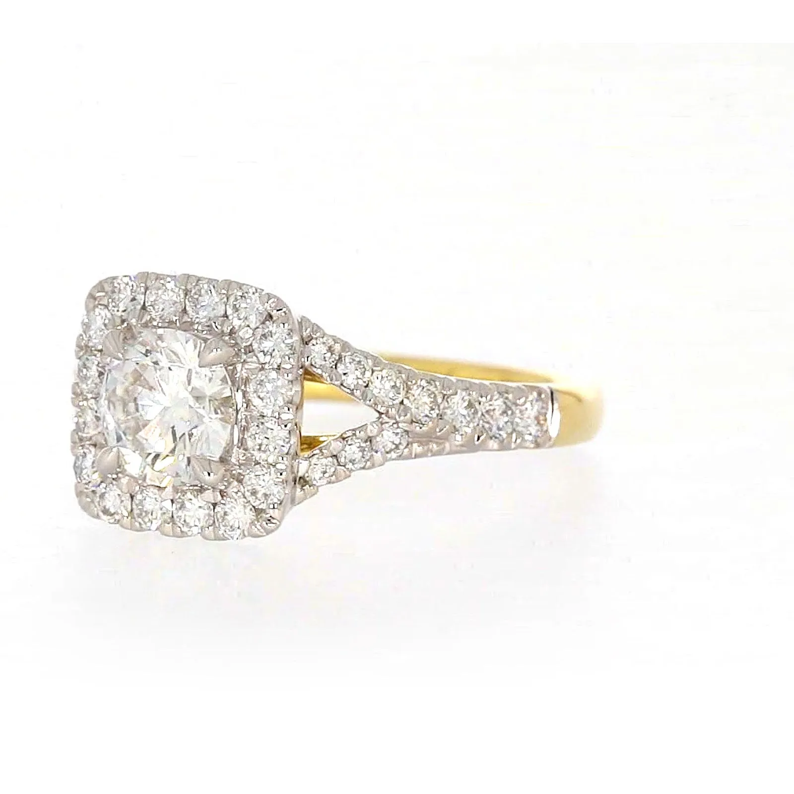 Celebration 18ct Yellow Gold Round Brilliant Cut 1 1/2 Carat tw of Certified Lab Grown Diamonds Ring