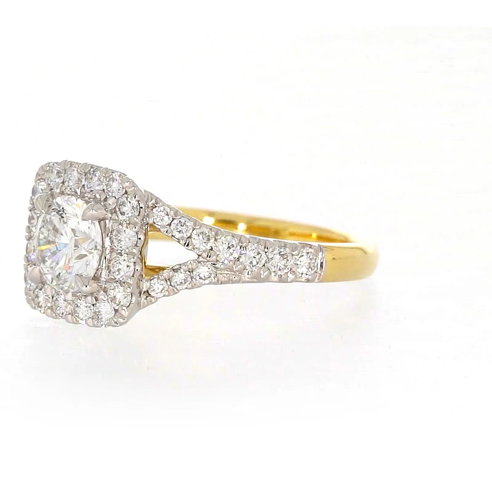 Celebration 18ct Yellow Gold Round Brilliant Cut 1 1/2 Carat tw of Certified Lab Grown Diamonds Ring