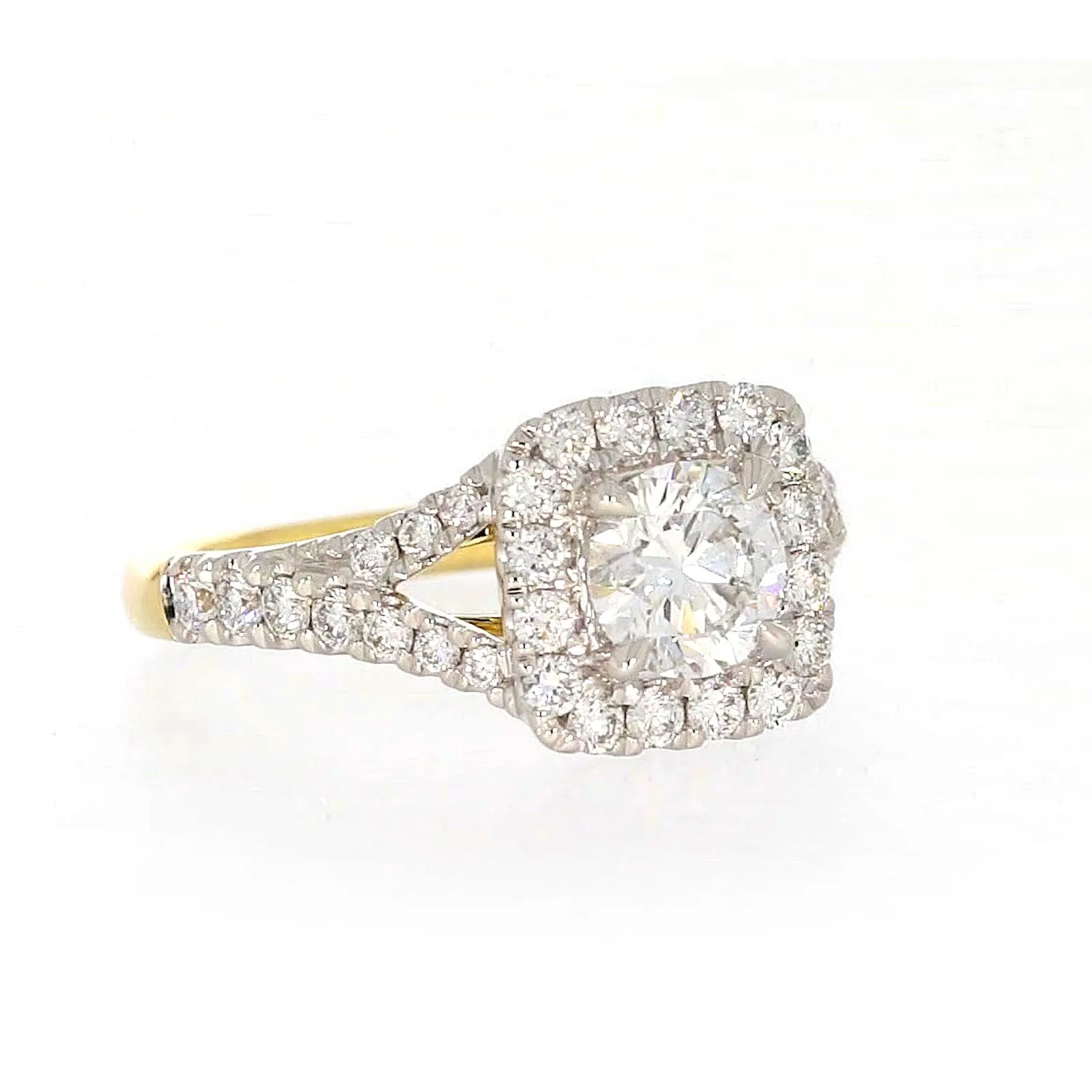 Celebration 18ct Yellow Gold Round Brilliant Cut 1 1/2 Carat tw of Certified Lab Grown Diamonds Ring