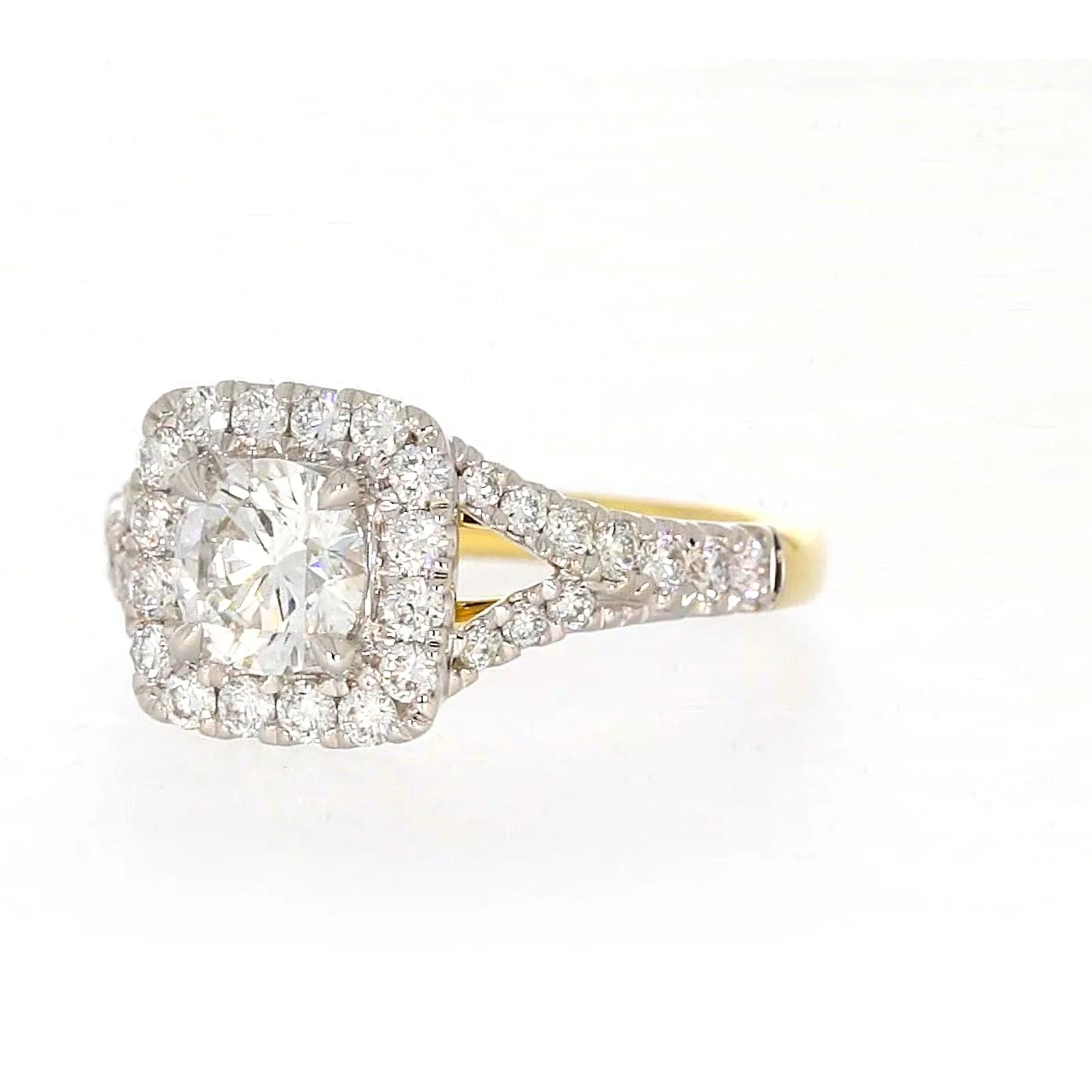 Celebration 18ct Yellow Gold Round Brilliant Cut 1 1/2 Carat tw of Certified Lab Grown Diamonds Ring