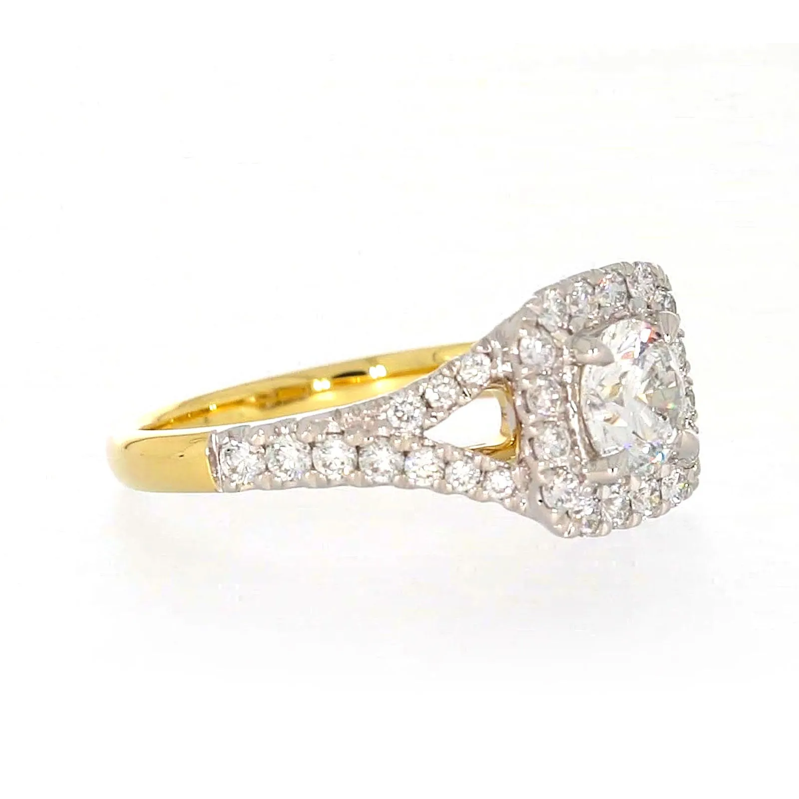 Celebration 18ct Yellow Gold Round Brilliant Cut 1 1/2 Carat tw of Certified Lab Grown Diamonds Ring