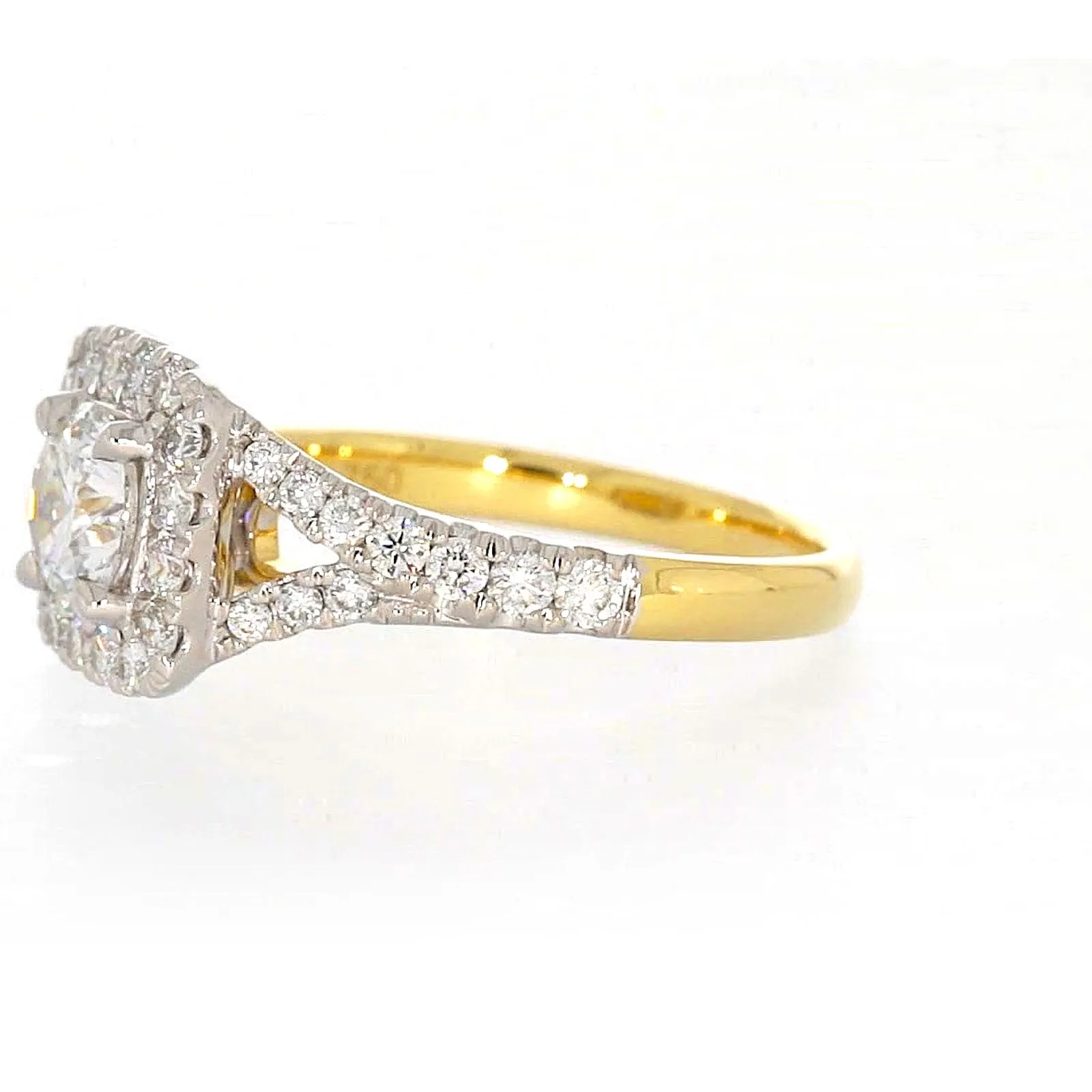Celebration 18ct Yellow Gold Round Brilliant Cut 1 1/2 Carat tw of Certified Lab Grown Diamonds Ring
