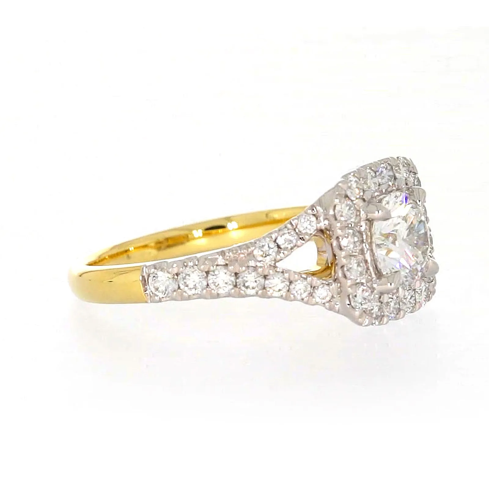 Celebration 18ct Yellow Gold Round Brilliant Cut 1 1/2 Carat tw of Certified Lab Grown Diamonds Ring