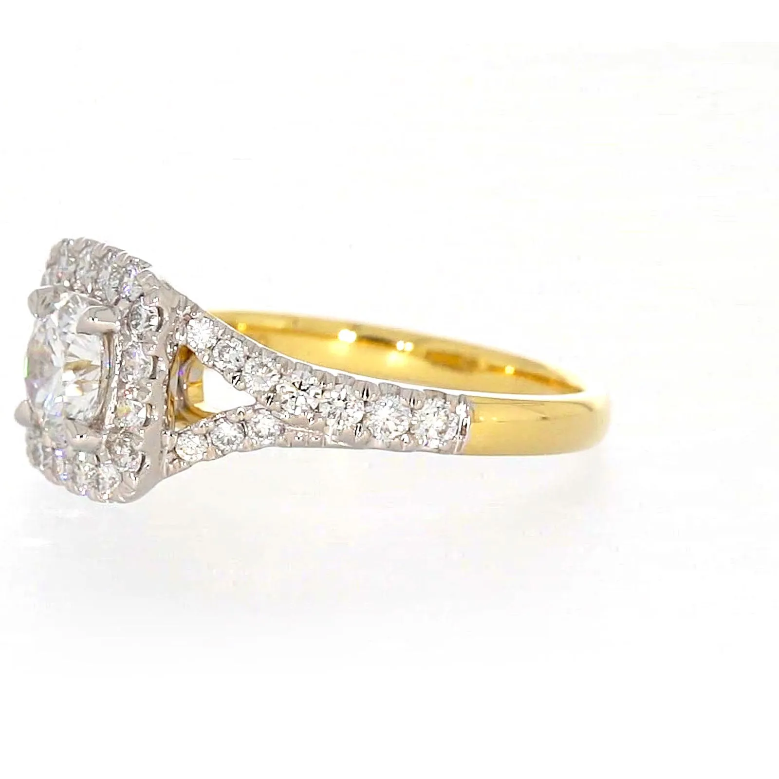 Celebration 18ct Yellow Gold Round Brilliant Cut 1 1/2 Carat tw of Certified Lab Grown Diamonds Ring