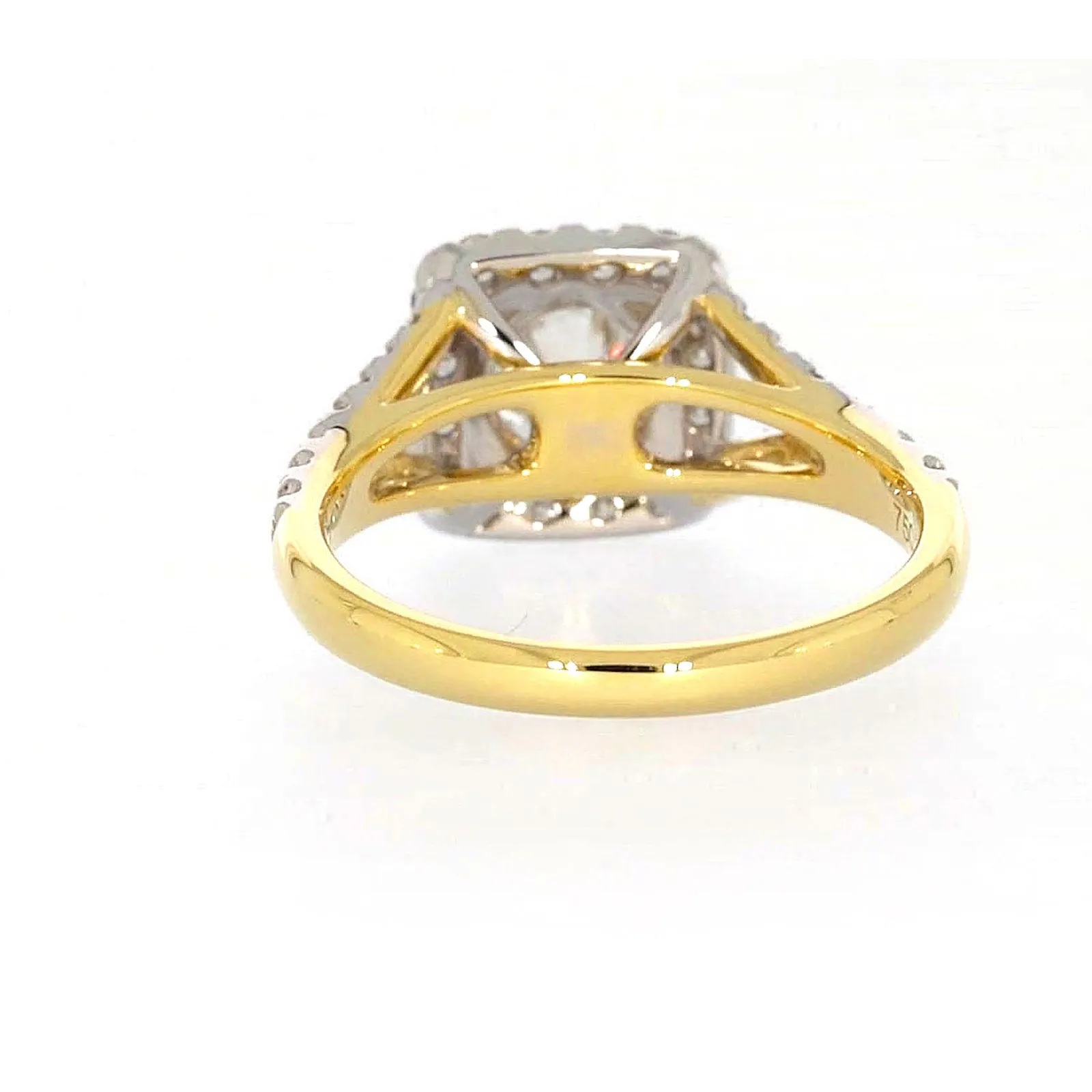 Celebration 18ct Yellow Gold Round Brilliant Cut 1 1/2 Carat tw of Certified Lab Grown Diamonds Ring