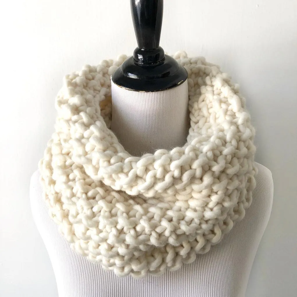 NEW! Bubble Fluff Cowl by Nickichicki