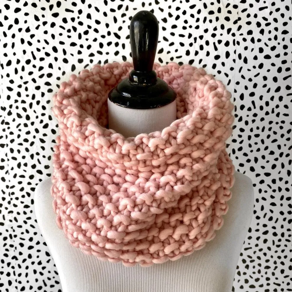 NEW! Bubble Fluff Cowl by Nickichicki