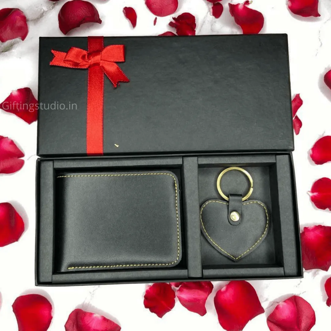 Personalised Men's Wallet & Heart shaped Keychain Combo